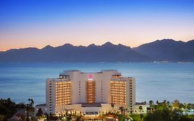 Hotel Akra  5*